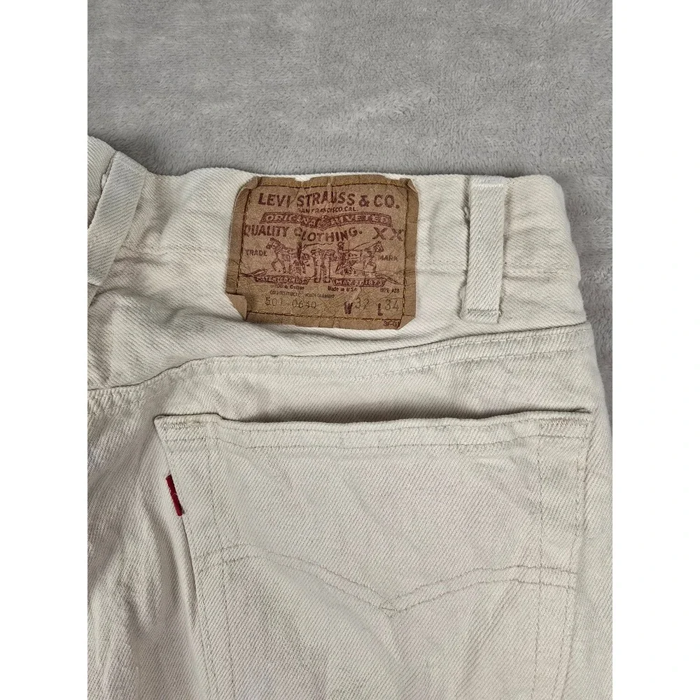 Vintage Levi's 501 Button Fly Jeans Men 32x34 Fit 30x33 USA Madee 80s Distressed